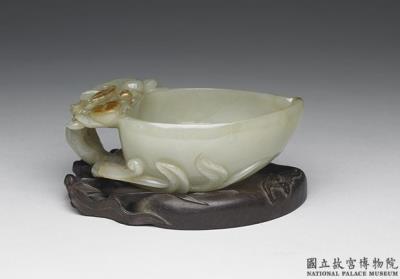 图片[2]-Jade water holder in the shape of a peach and with flower-and-bird pattern, Mid to late Ming dynasty-China Archive